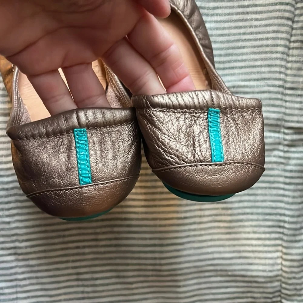 Tieks Copper/ Rose Gold Ballet Flats with Teal Sole Size 8 - Picture 3 of 12